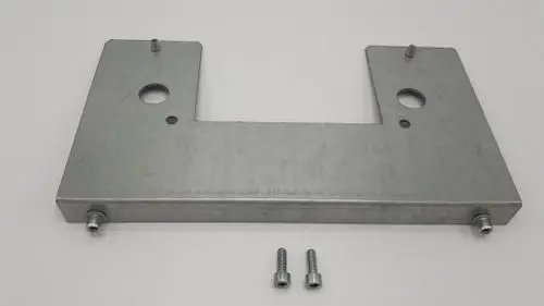 Metallische Halterung in rechteckiger Form mit zwei Löchern und Gewinden. Geeignet für Remeha Produkte zur festen Montage. Enthalten sind zwei Schrauben.